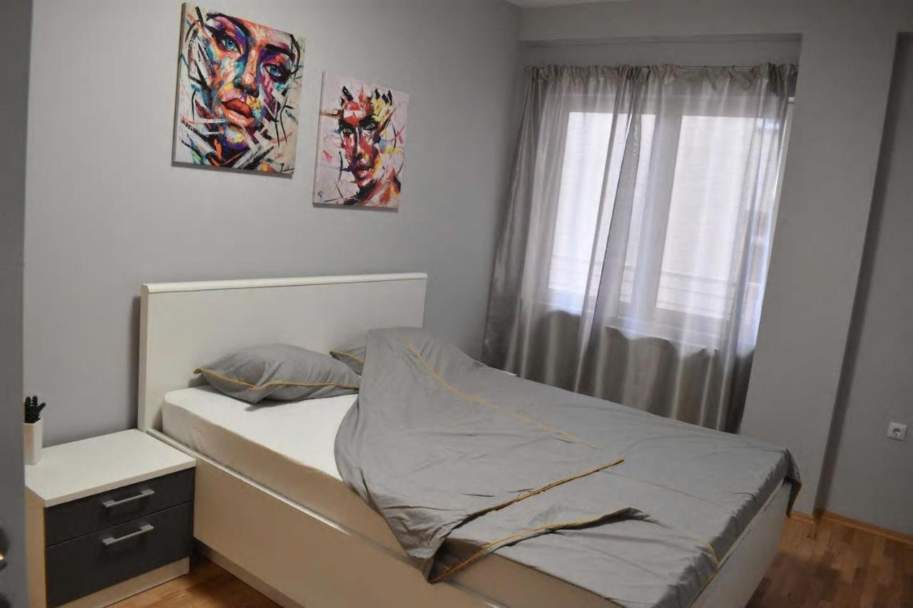 Apartment Grozdanovski Skopje Buitenkant foto